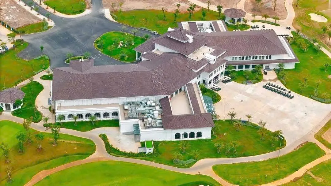 Clubhouse sân golf nhìn từ trên cao