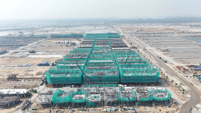 Các dãy nhà phố đang thi công phần thân, tháng 10/2026